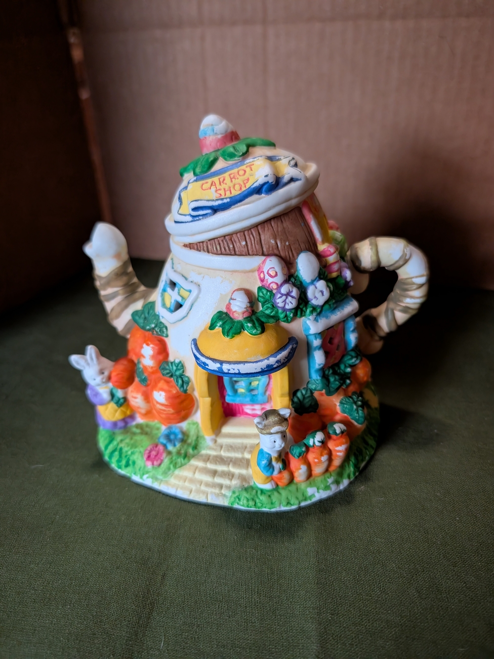 Carrot Shop Ceramic Teapot Figurine - Colorful Orange & White Home Accent